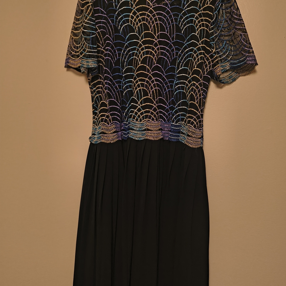 Colorful Embroidered Top - Picture 2 of 6
